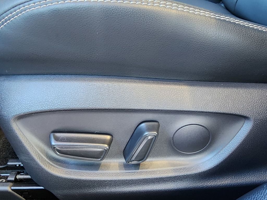 2024 Toyota Corolla SE - Photo 16