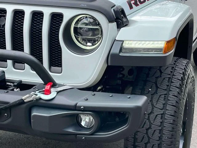 Certified Used 2018 Bright White Clearcoat Jeep Unlimited Rubicon image 9