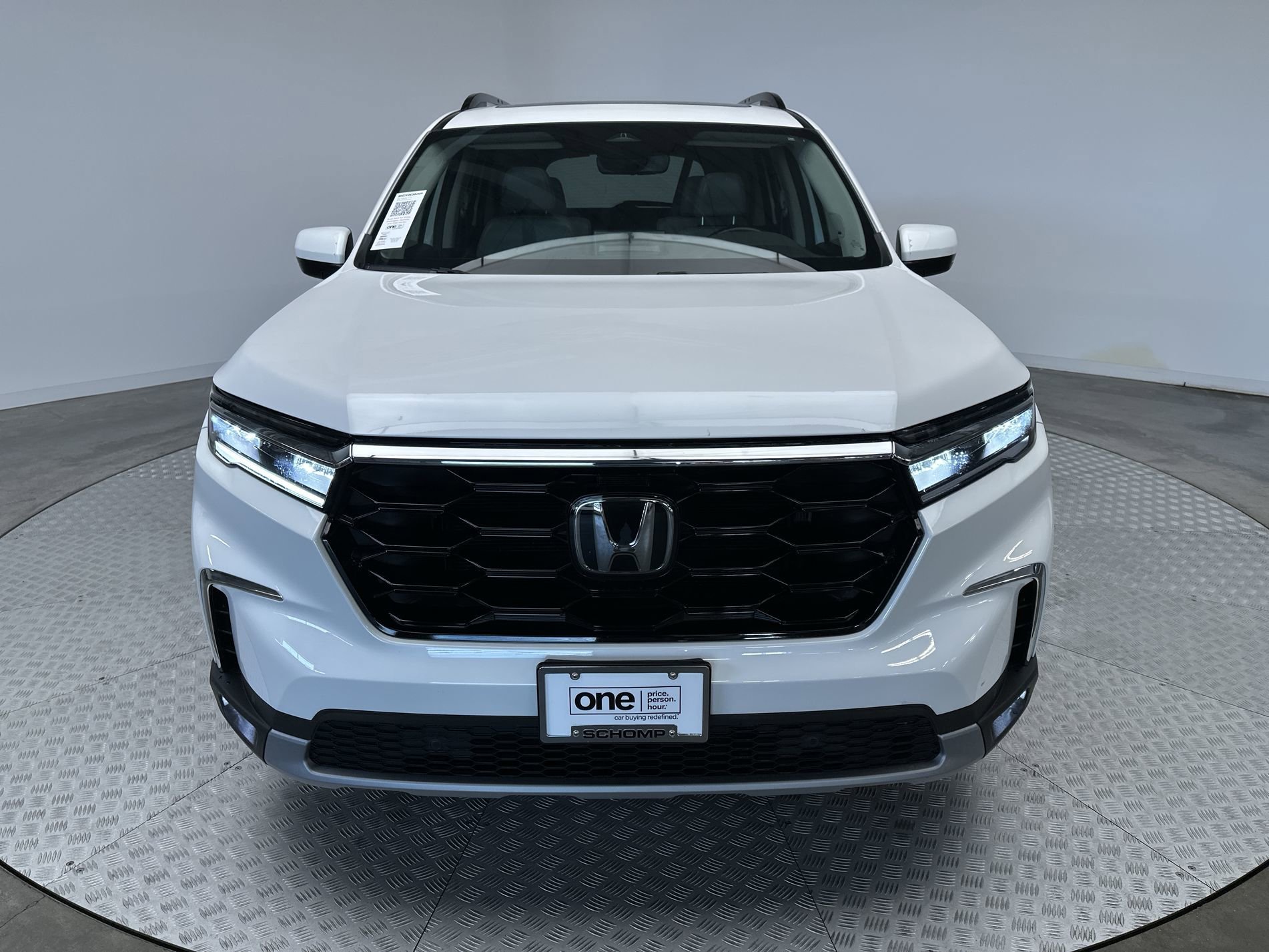 Used 2023 Platinum White Pearl Honda Touring image 30