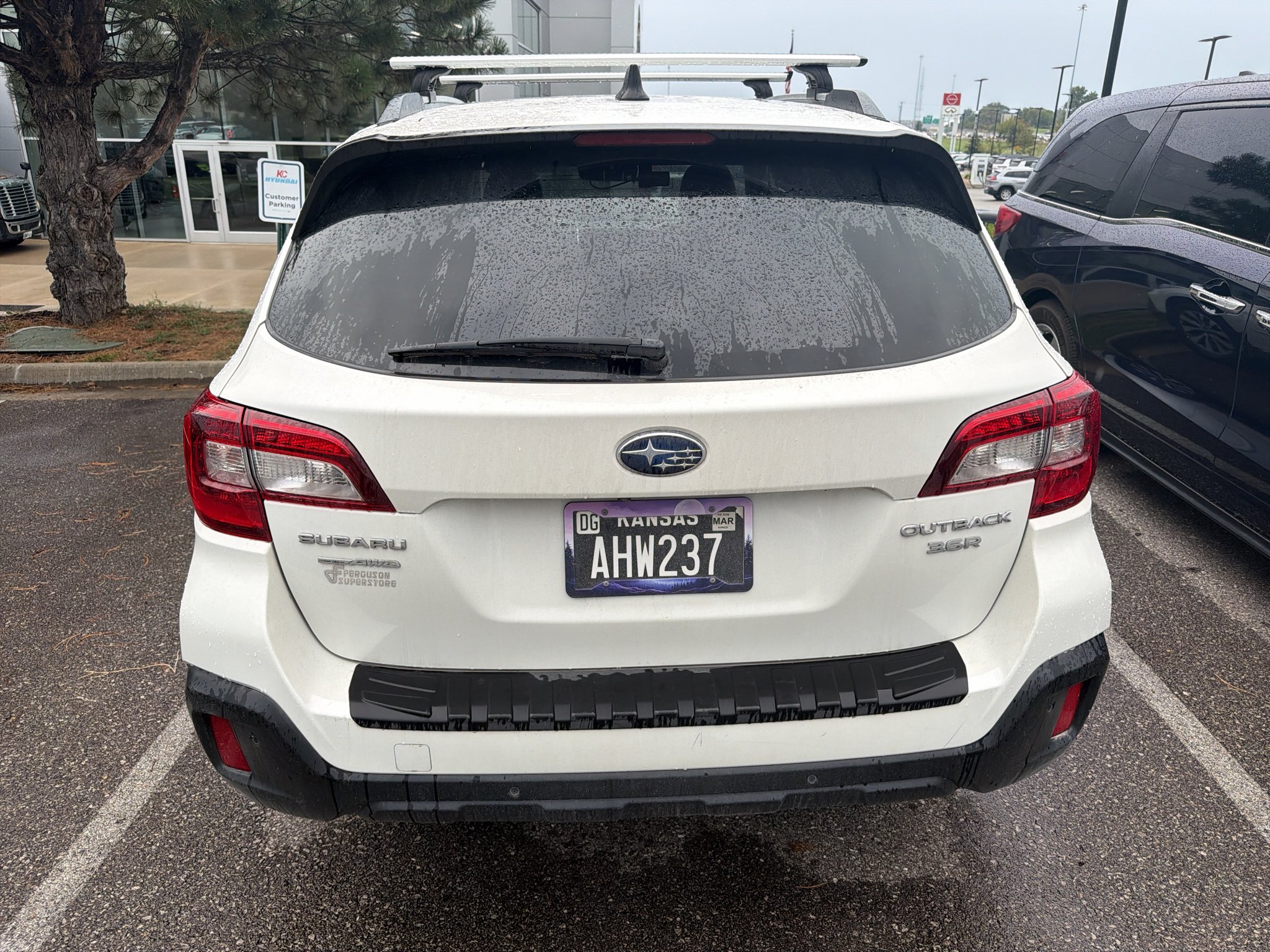 Used 2018 Crystal White Pearl Subaru Touring image 9