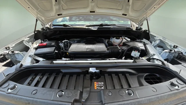Used 2025 Summit White Chevrolet WT image 32