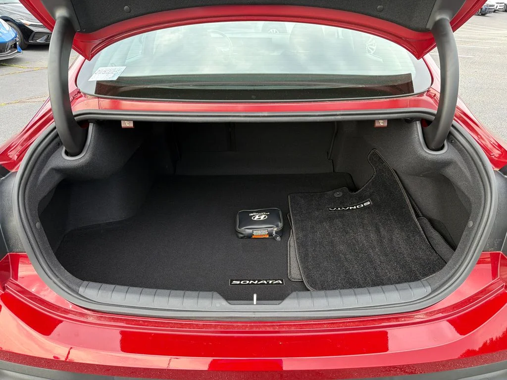 Used 2025 Red Hyundai SE image 18