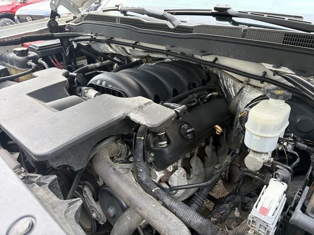 Used 2015 White Chevrolet LT image 28