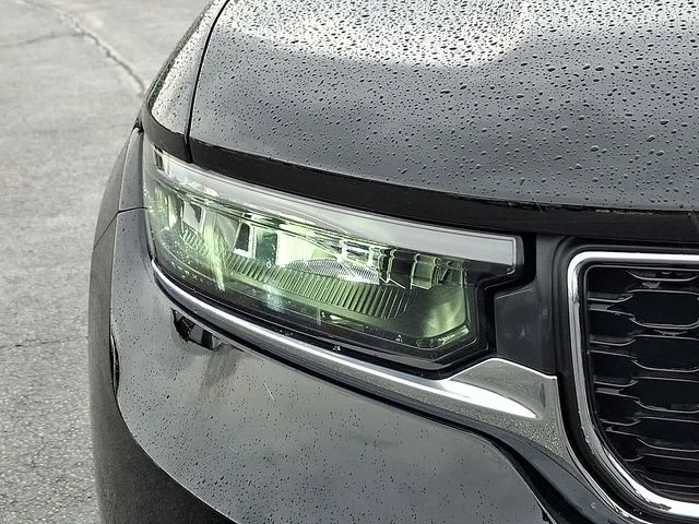 Used 2025 Black Jeep Laredo image 10