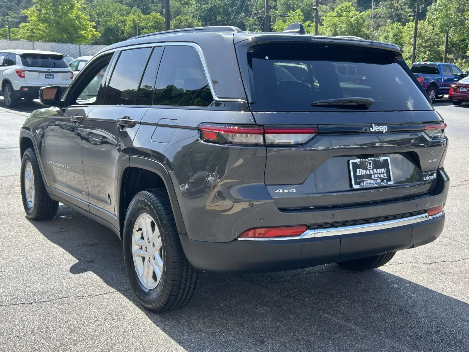 Used 2025 Gray Jeep Laredo 4x4 image 3