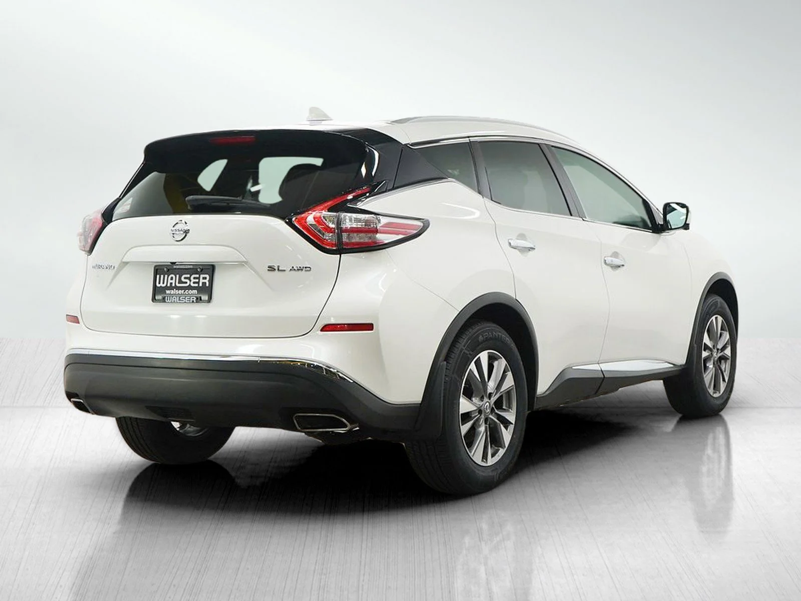 Used 2017 White Nissan SL image 5