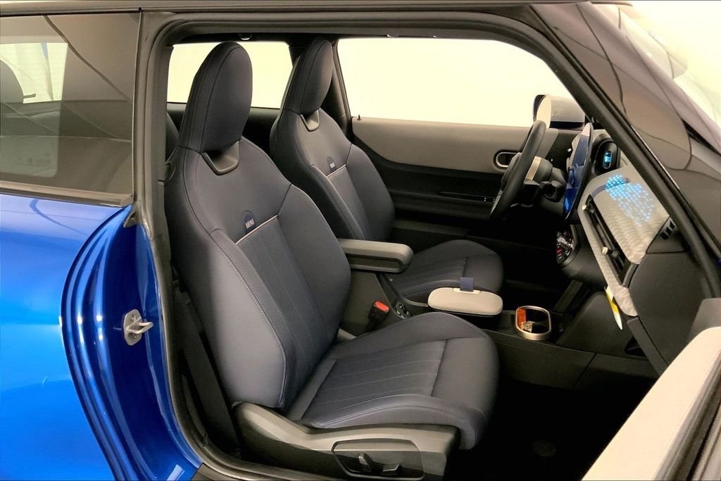 Certified Used 2025 Icy Sunshine Blue Metallic MINI  image 6