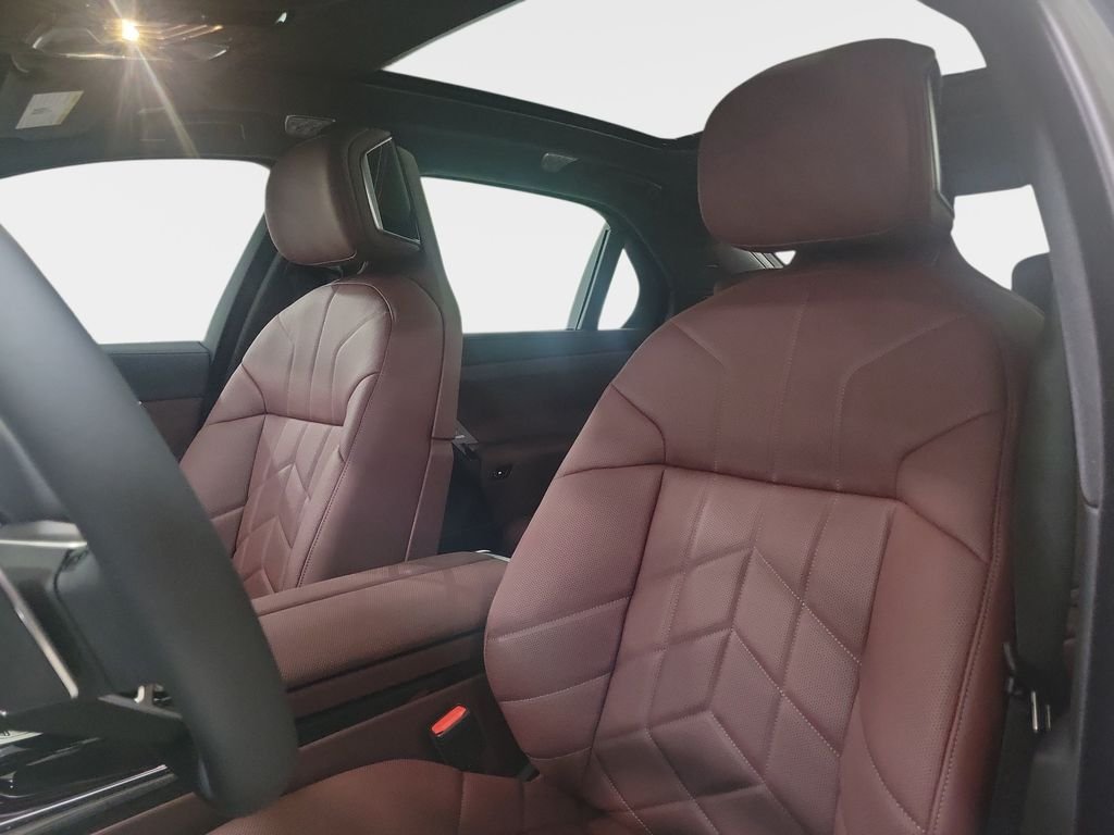New 2026 Dravit Grey Metallic BMW 740i image 12