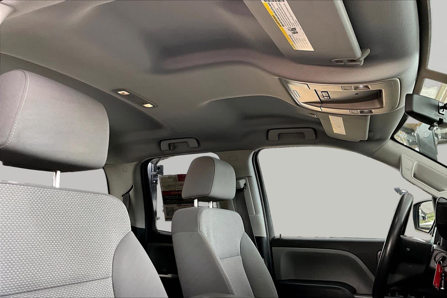 Used 2017 Summit White Chevrolet Custom image 14