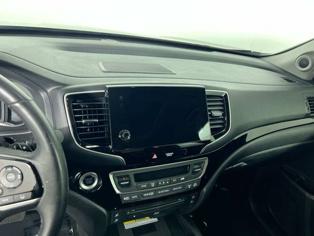 Used 2019 Black Honda Elite image 25