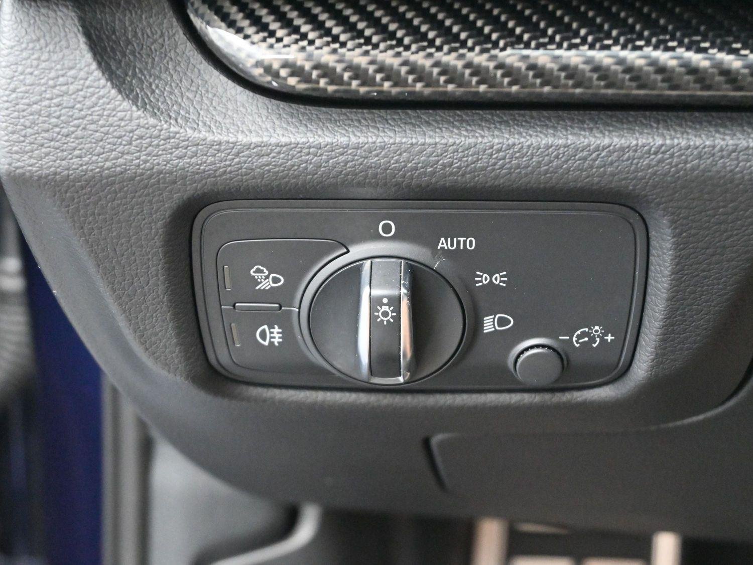 Used 2019 Navarra Blue Metallic Audi Premium Plus image 31