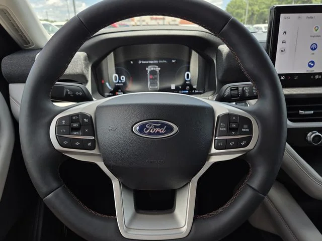 New 2026 Star White Metallic Tri-Coat Ford Active image 44