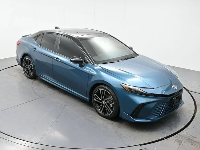 Used 2025 Ocean Gem/midnight Black Metallic Toyota LE image 32