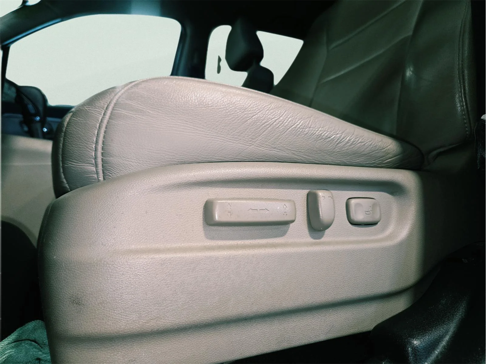 Used 2017 White Diamond Pearl Honda EX-L image 10