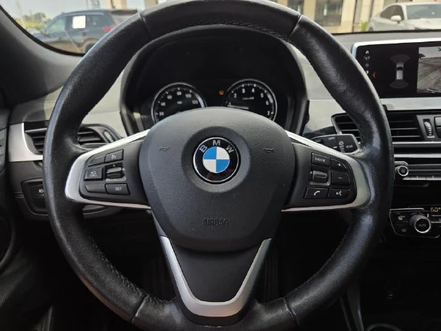 Used 2020 Jet Black BMW sDrive28i image 23