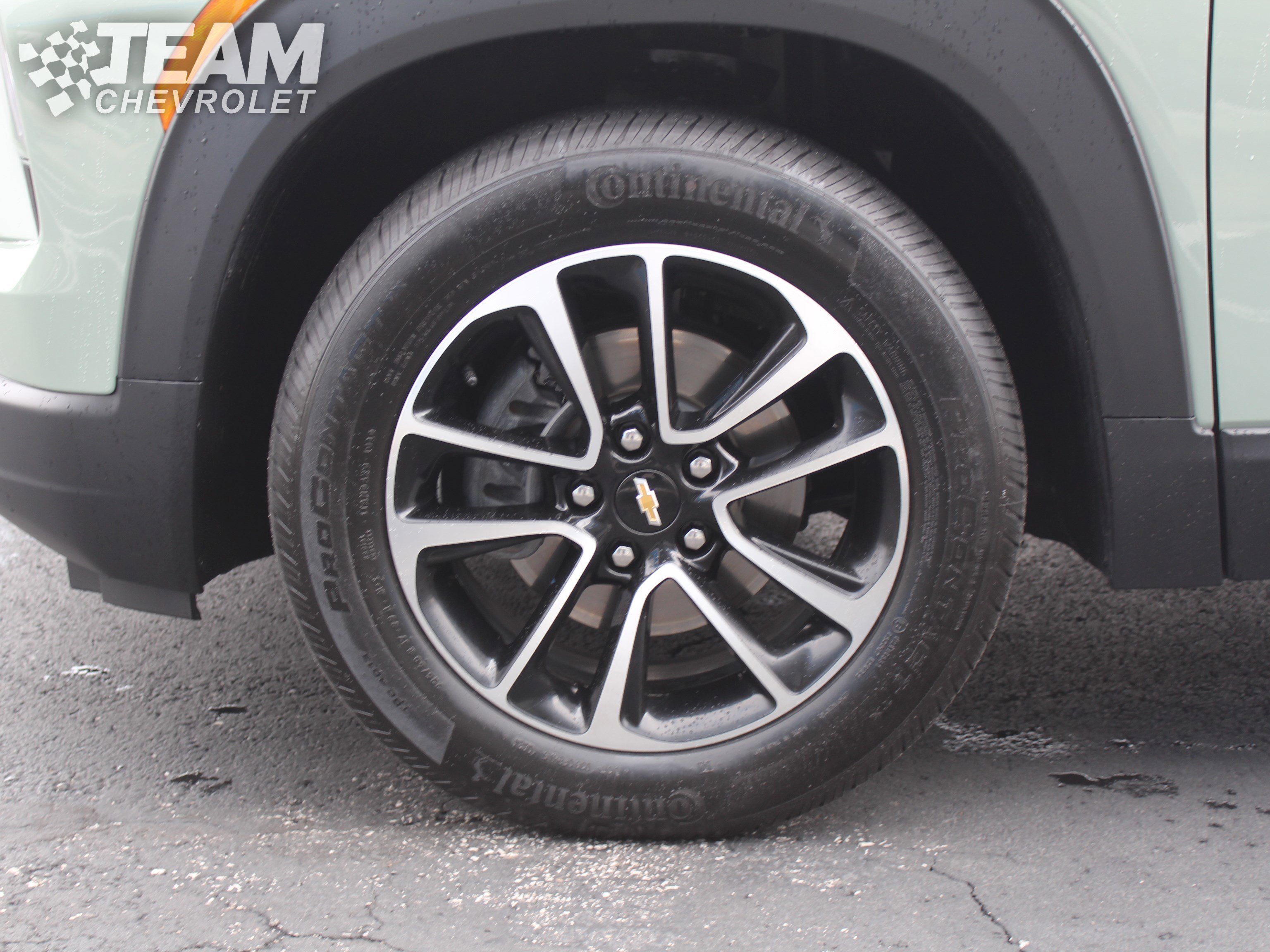 Used 2025 Cacti Green Chevrolet LT image 31