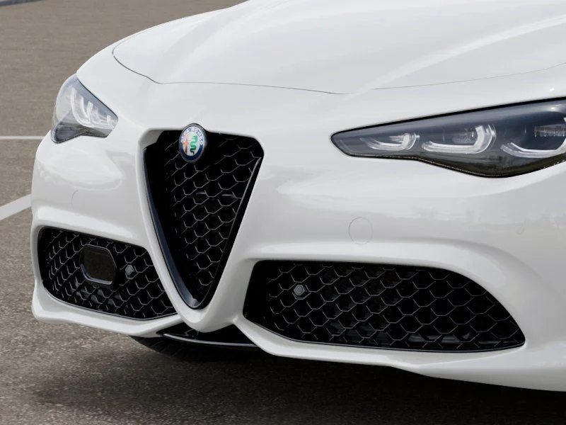 New 2025 Milano White Exterior Paint Alfa Romeo Base image 12