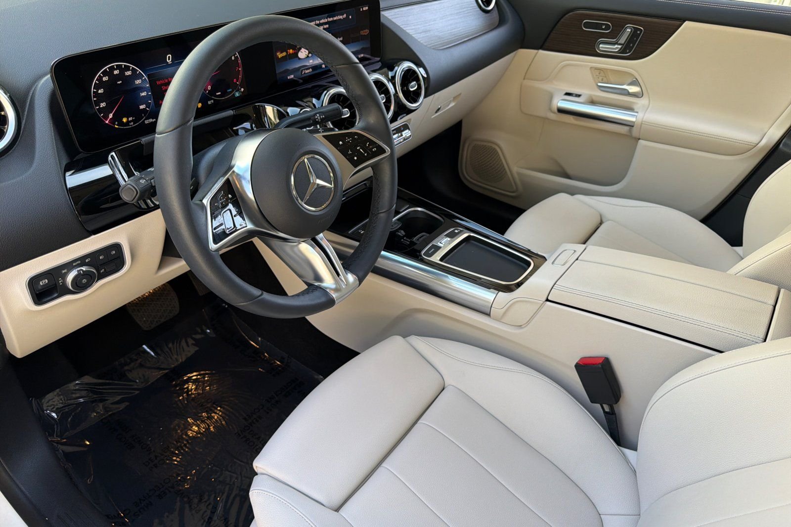 Certified Used 2026 White Mercedes-Benz GLA 250 image 7