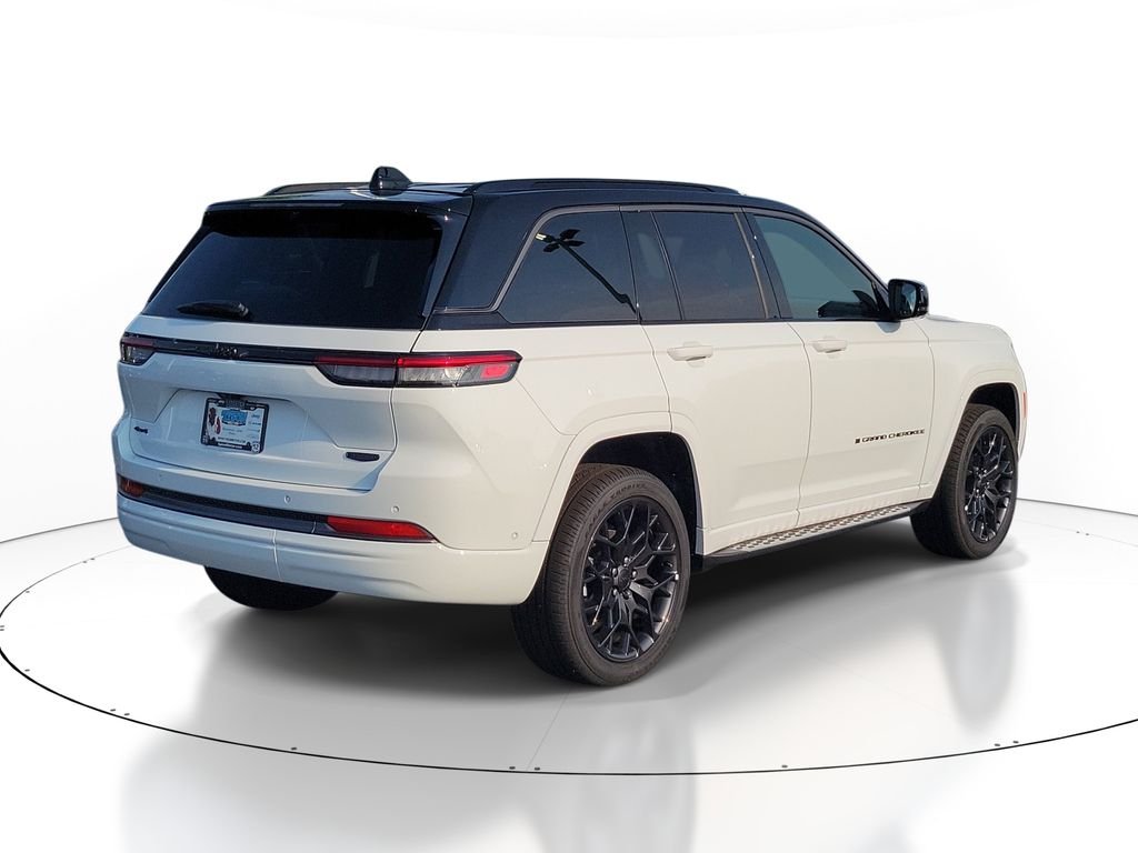 New 2026 Bright White Clear-Coat Exterior Paint Jeep Summit image 4