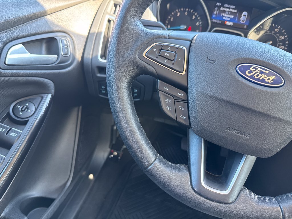 Used 2016  Ford Titanium image 19