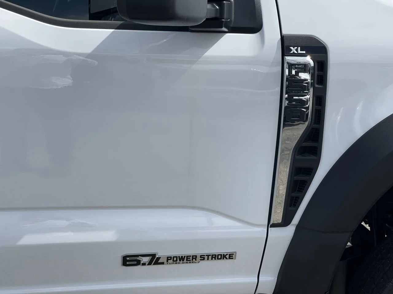 New 2024 Oxford White Ford XL image 8