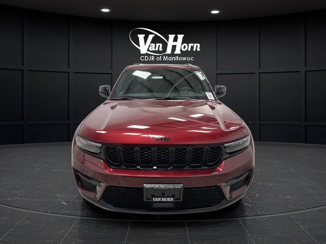 Used 2023 Velvet Jeep Altitude X image 10