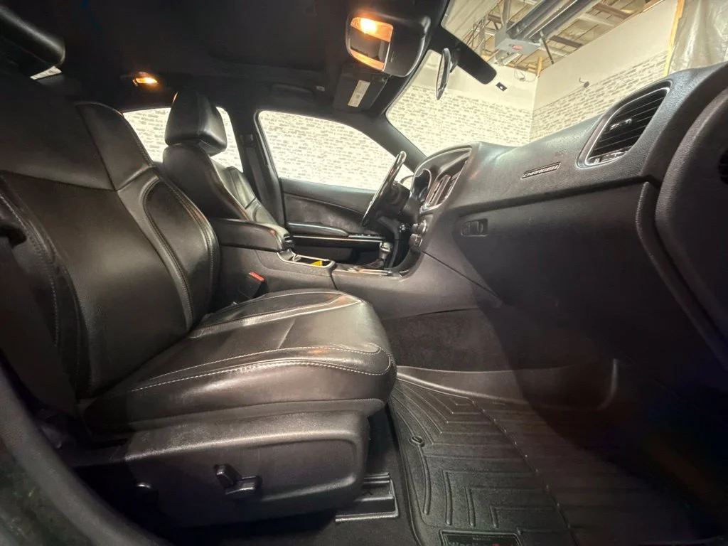 Used 2019 Indigo Blue Dodge SXT image 11