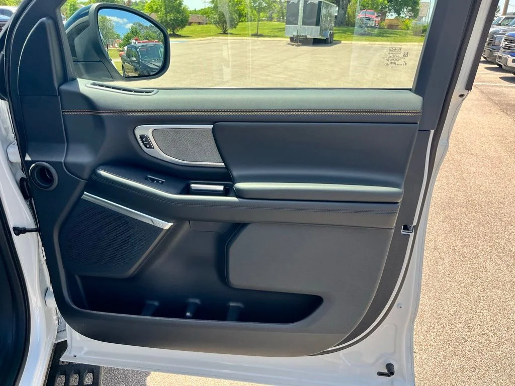 New 2026 White Ford Tremor image 9