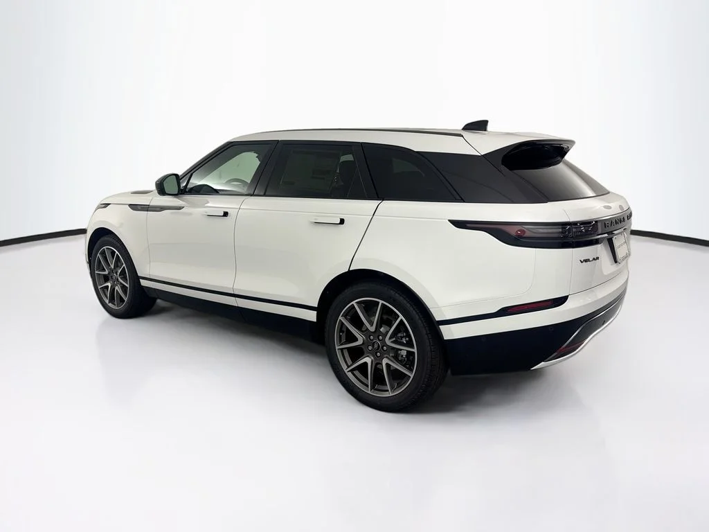 New 2026 Fuji White Land Rover Belgravia Edition image 7