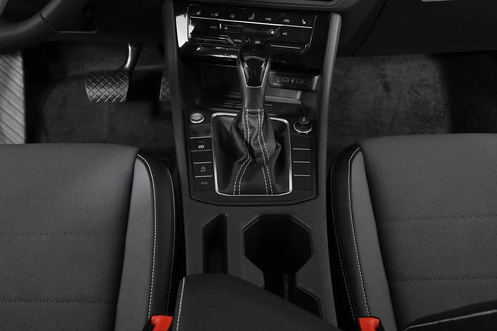New 2026 Opal White Pearl Volkswagen SE image 15