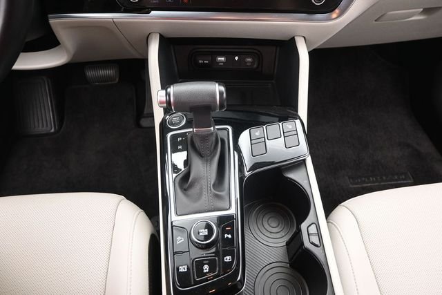 Used 2024 Ebony Black Kia EX image 9