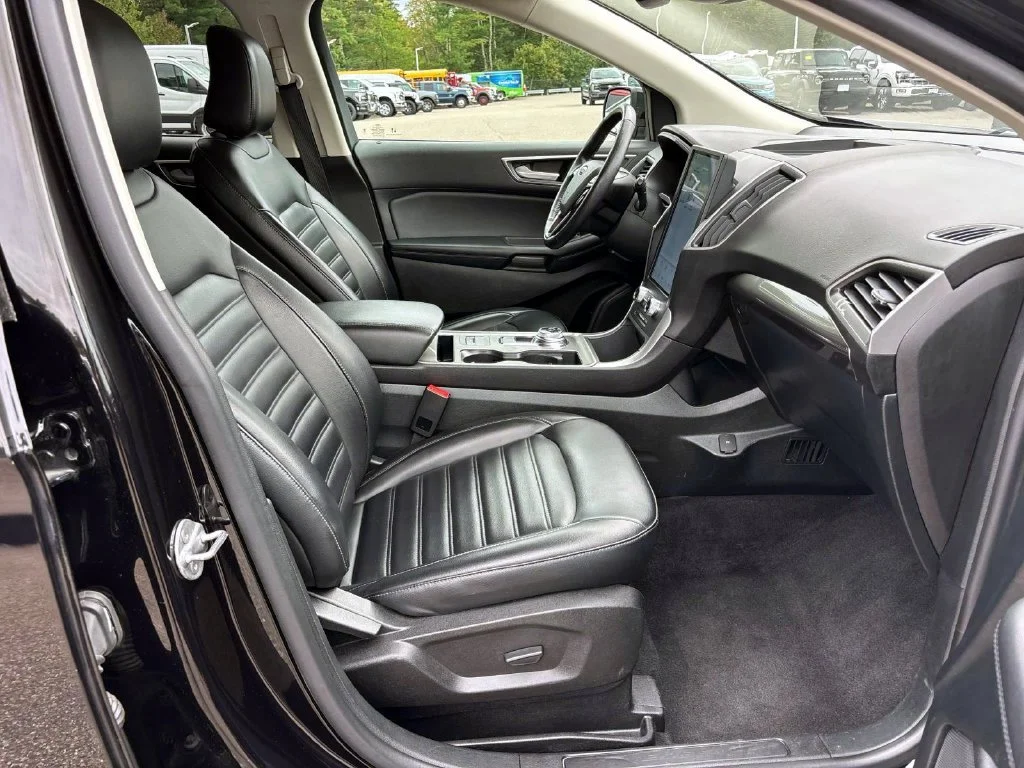 Used 2024 Black Ford SEL image 13