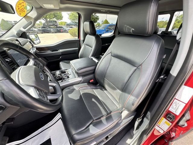 Used 2023  Ford Lariat image 13