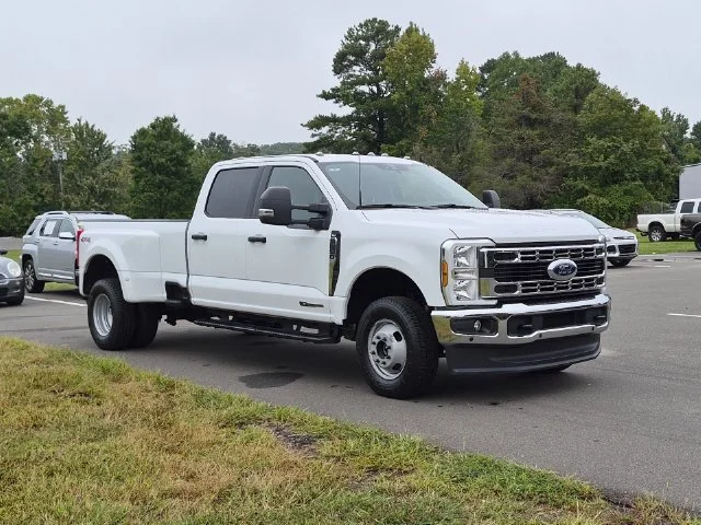 Used 2025 White Ford XLT image 15