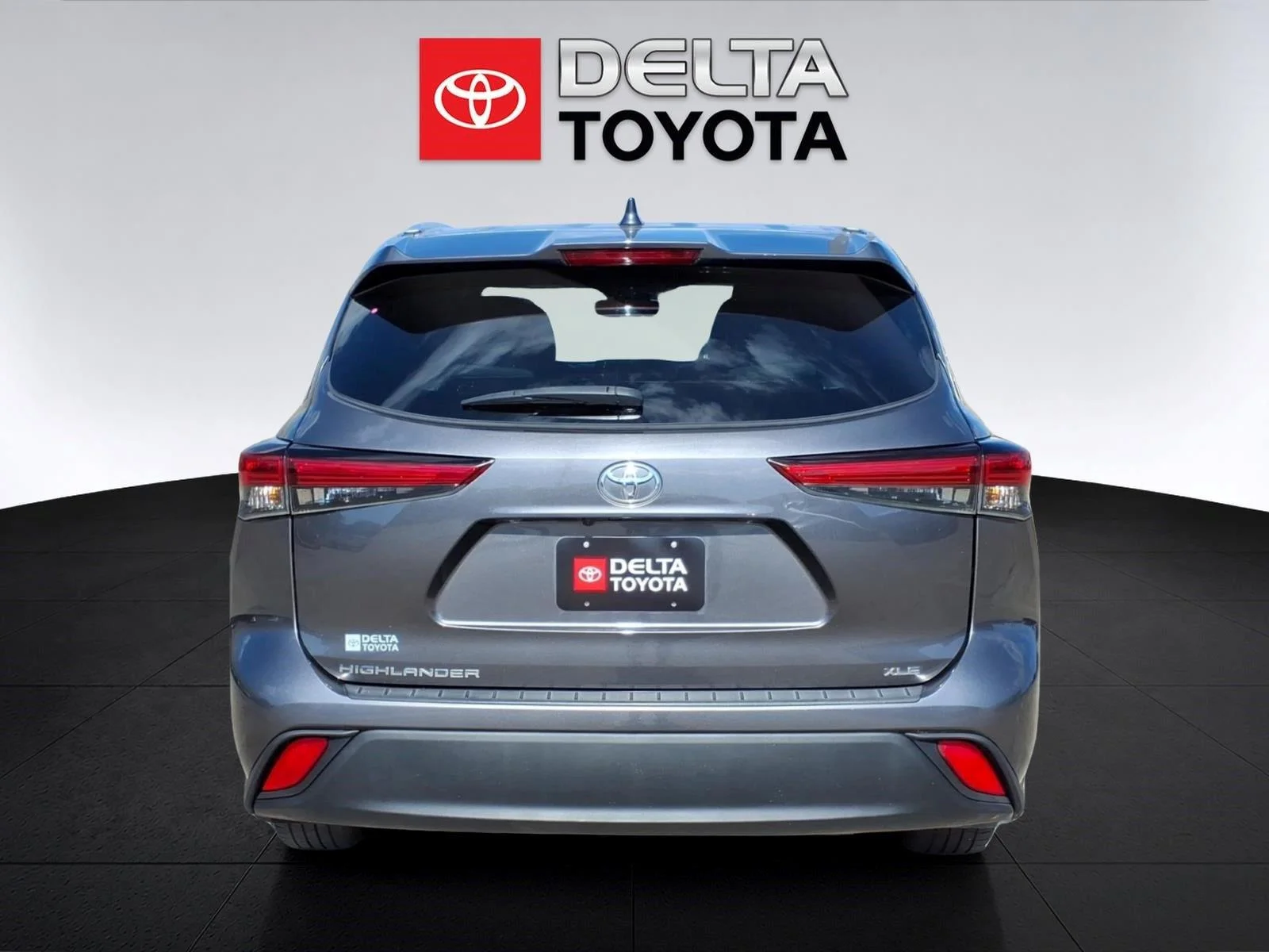 Used 2022 Magnetic Gray Metallic TOYOTA SUV image 4
