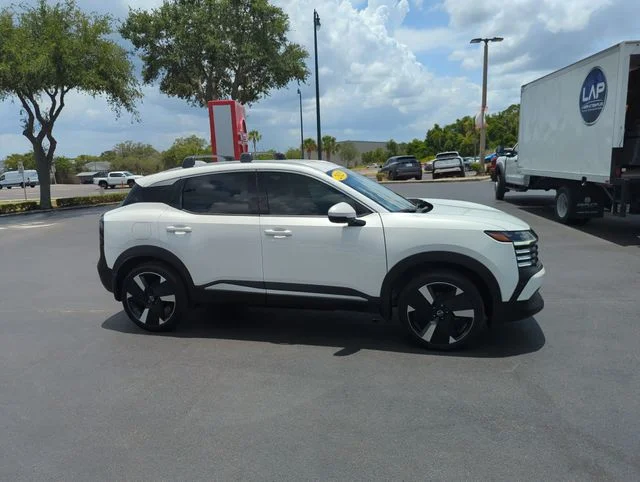 Used 2025 White Nissan SR image 2