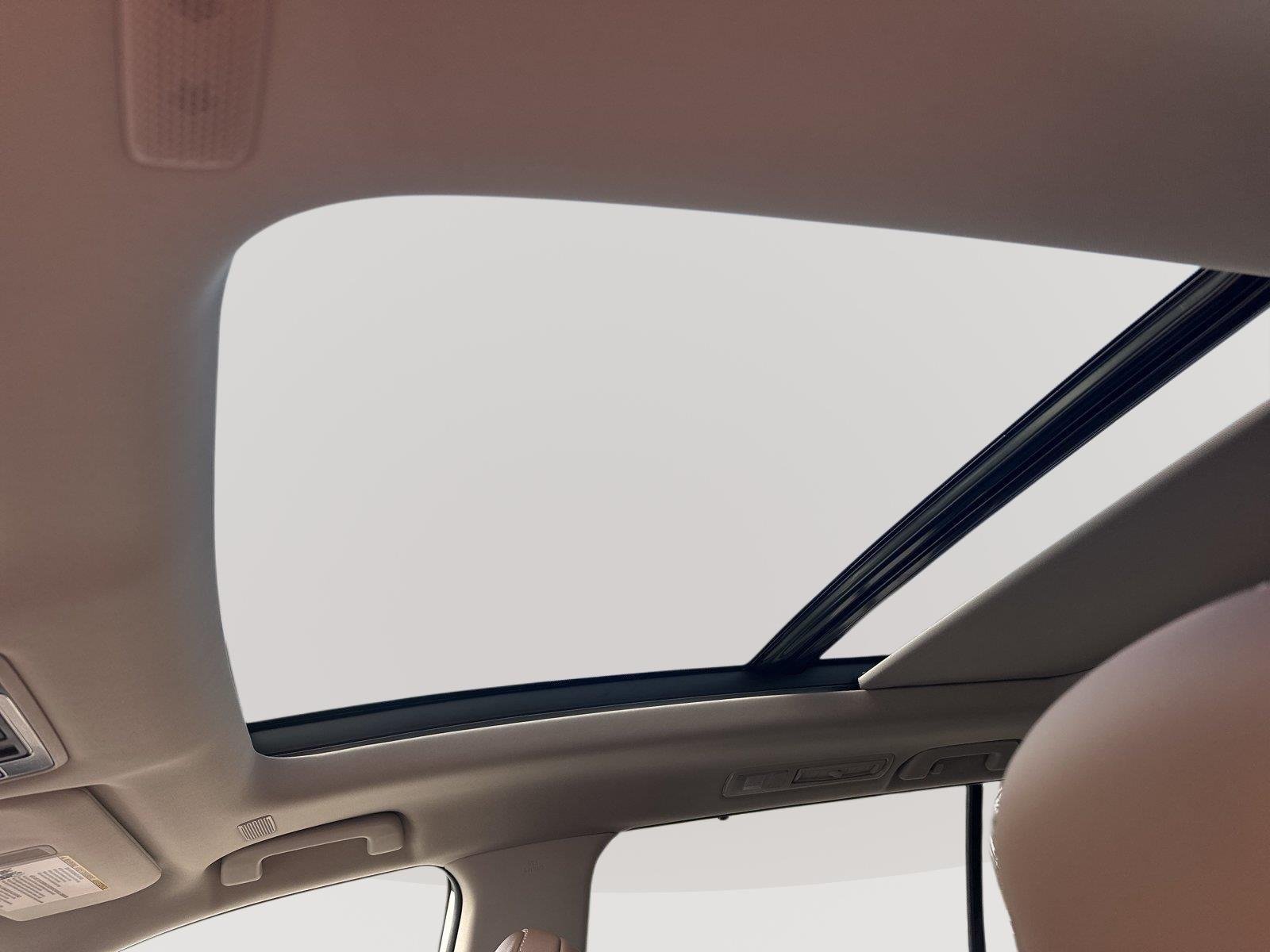 New 2026 Wind Chill Pearl <sup>1</sup> Toyota  Platinum image 10
