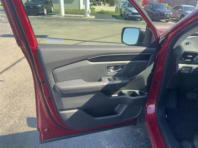 New 2026 Radiant Red Metallic II Honda RTL image 12