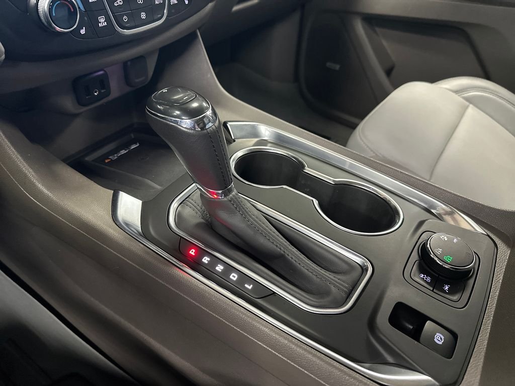 Used 2019 White Chevrolet Premier image 27