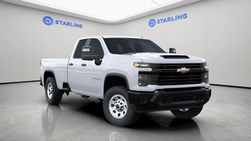 New 2026 Summit White Chevrolet WT image 7