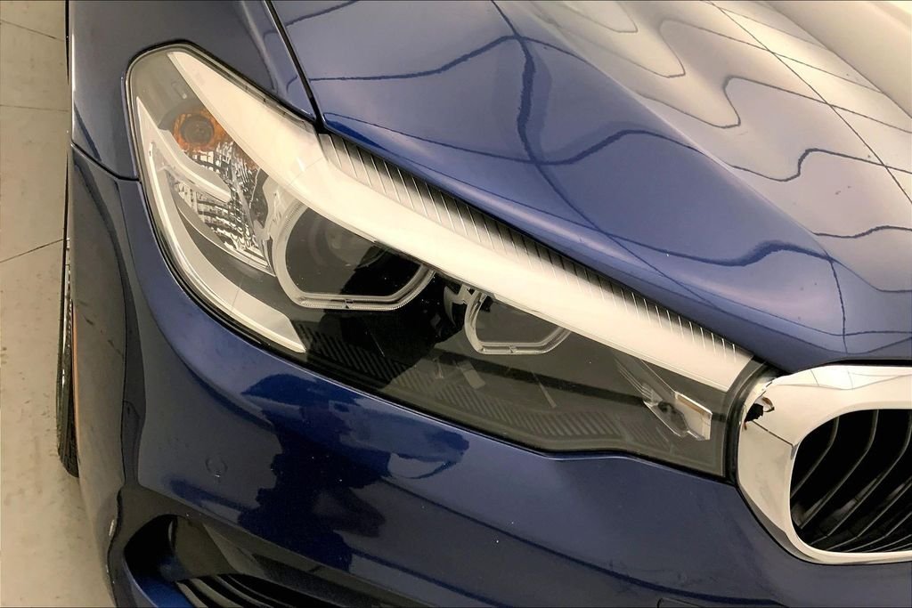 Used 2019 Mediterranean Blue Metallic BMW  image 27
