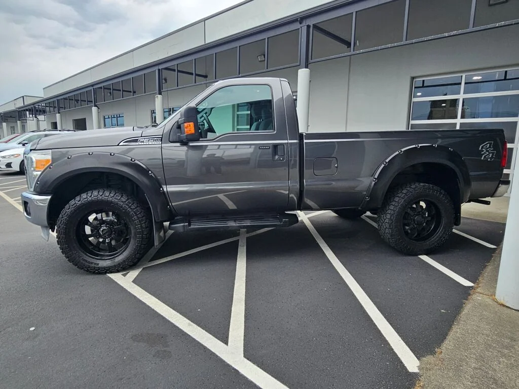 Used 2016 Magnetic Metallic Ford XLT image 2