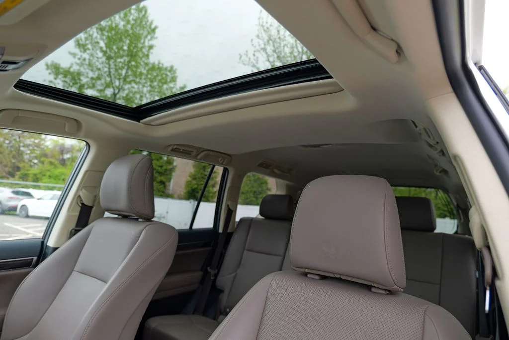Used 2023 White Pearl Lexus 460 image 24