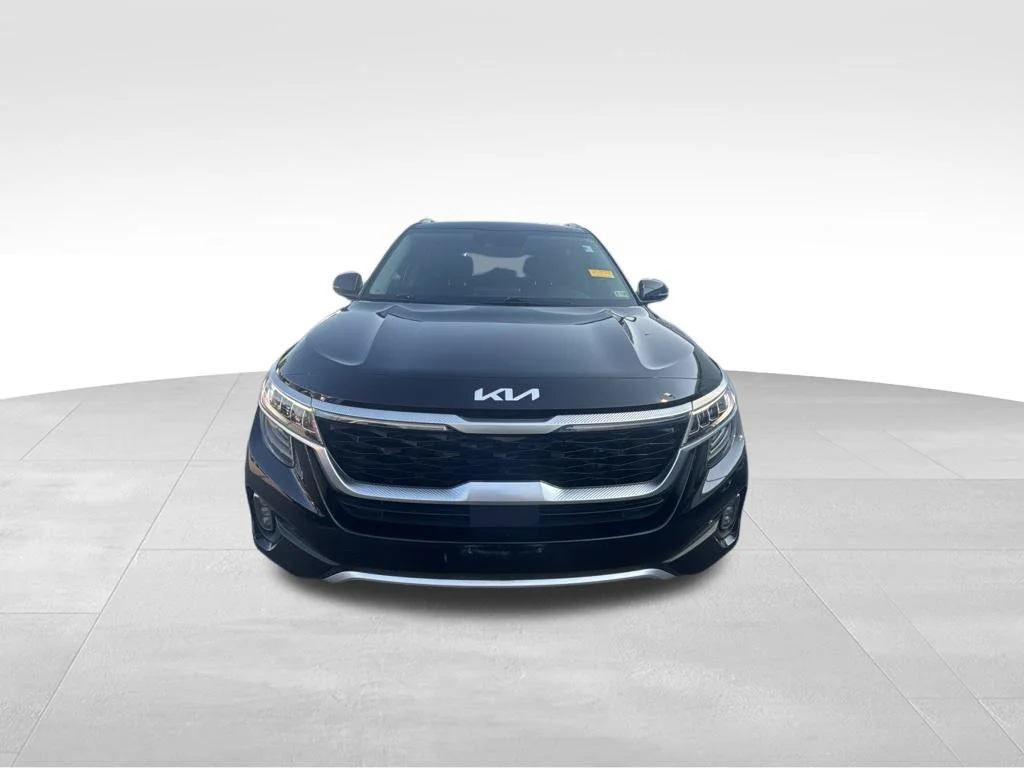 Used 2023 Black Kia SX image 9