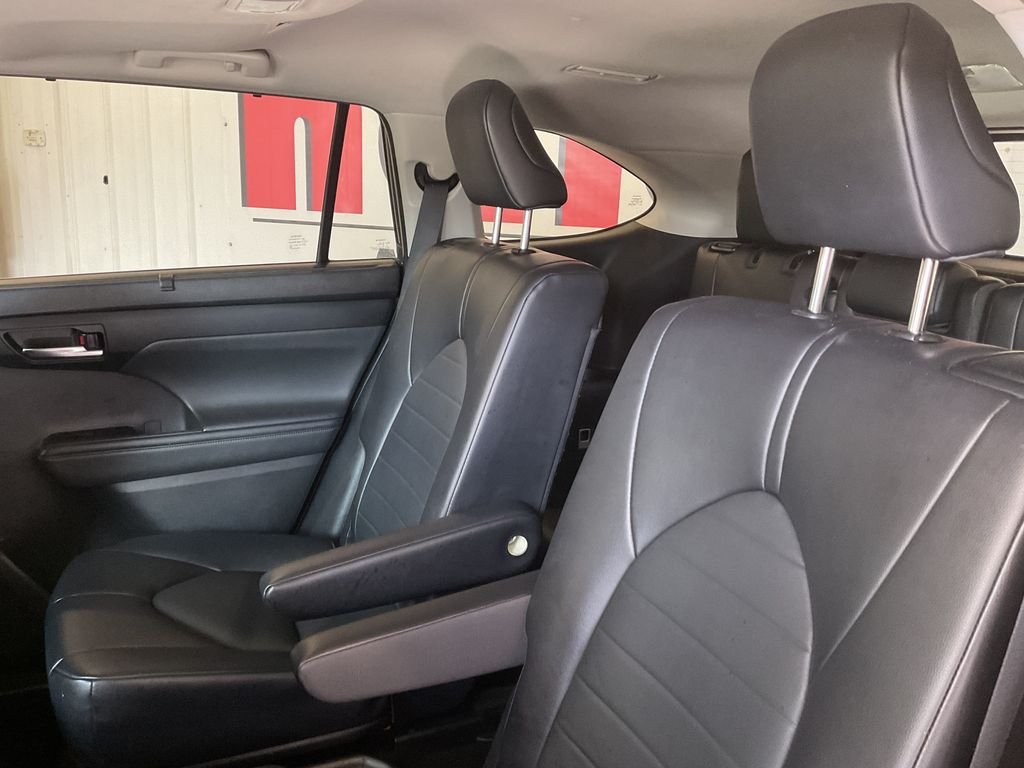 Used 2022 Gray Toyota XLE image 34