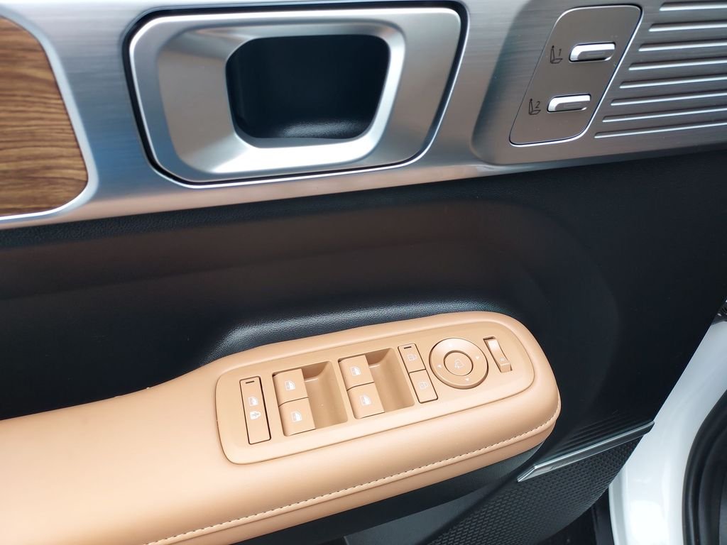 Used 2026 White Hyundai Calligraphy image 19
