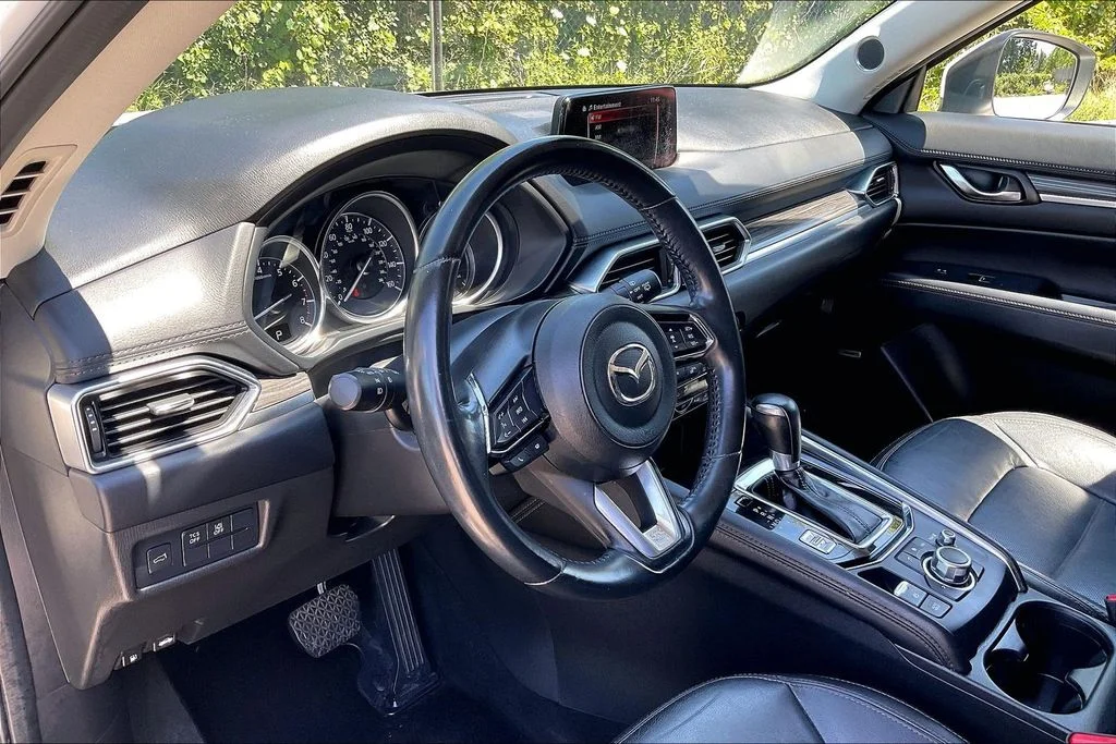 Used 2018 White Mazda Grand Touring image 14