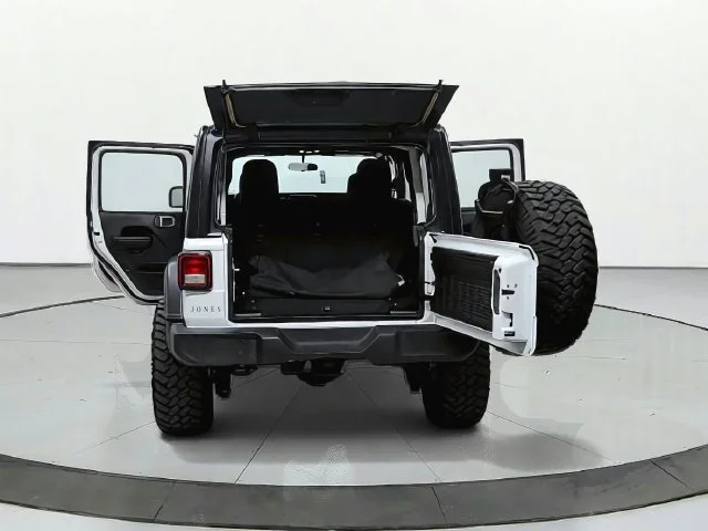 Used 2023 White Jeep Sport S image 15