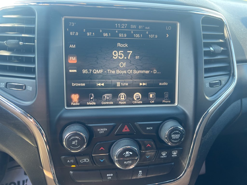 Used 2015 Silver Jeep Laredo image 19