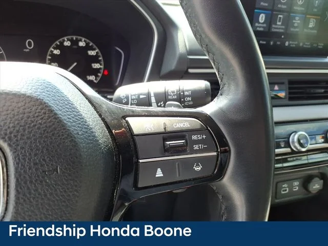 Used 2025 White Honda Touring image 25